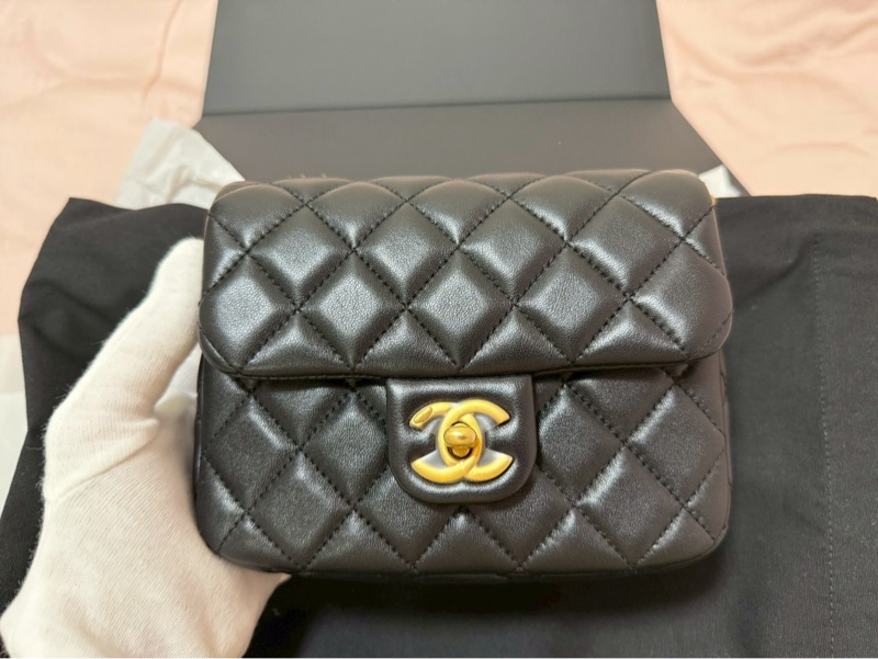 Chanel香奈兒愛心鏈帶方胖子-3