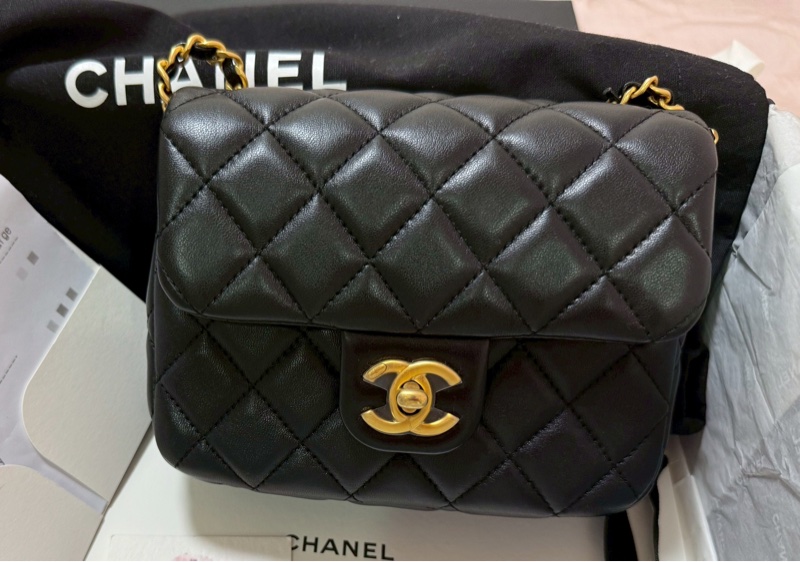 Chanel香奈兒愛心鏈帶方胖子-5