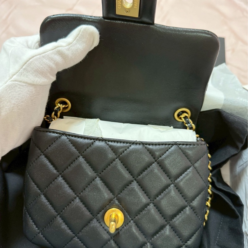 Chanel香奈兒愛心鏈帶方胖子-8