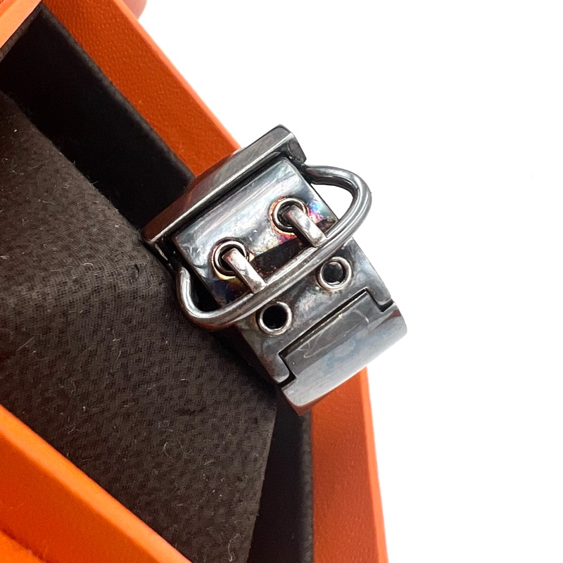 愛馬仕。扣環造型槍灰色戒指-16