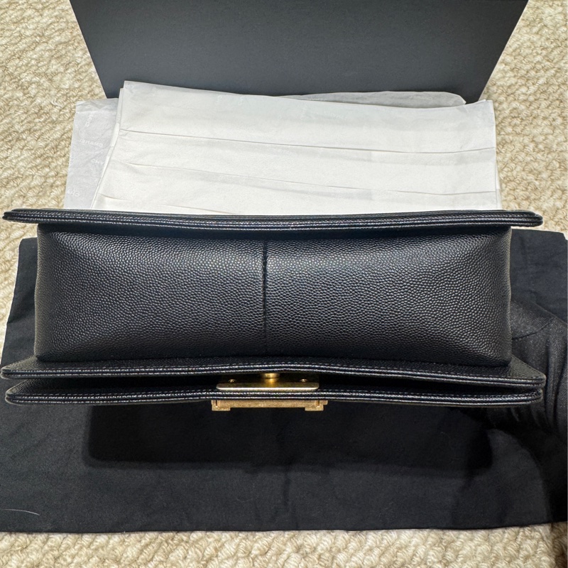 Chanel Le boy 中號荔枝牛皮99% 新-10