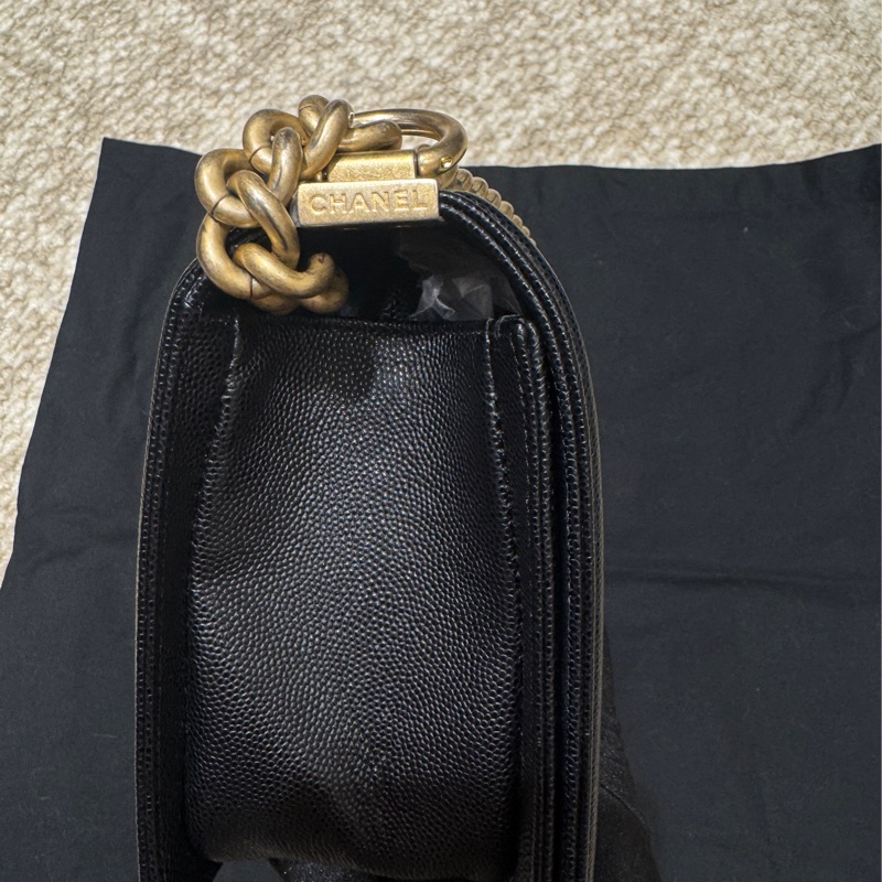 Chanel Le boy 中號荔枝牛皮99% 新-13