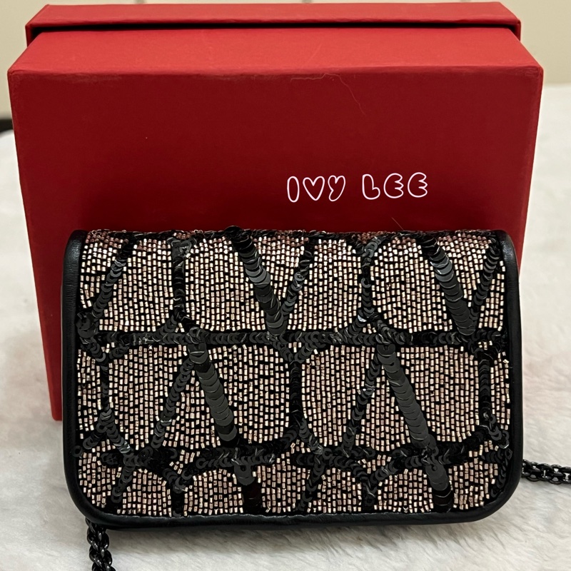 Valentino Garavani 閃鑽 黑亮片 造型 Stud Sign 斜背包 迷你小包 正品 二手精品-1