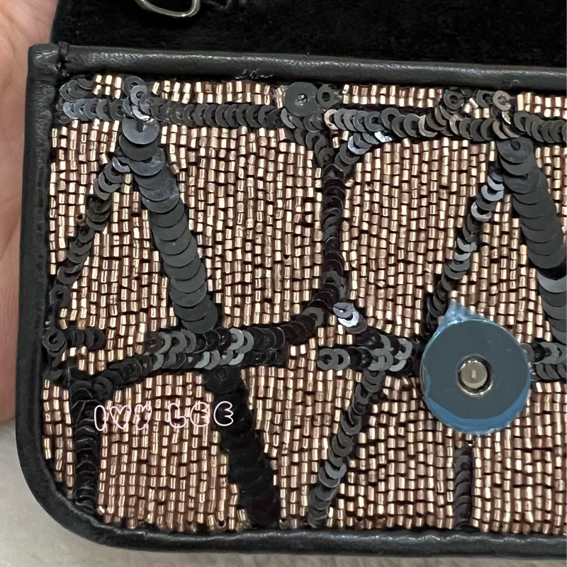 Valentino Garavani 閃鑽 黑亮片 造型 Stud Sign 斜背包 迷你小包 正品 二手精品-16