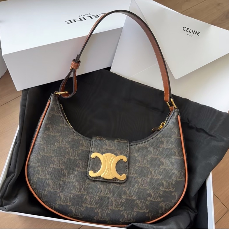 近全新 Celine AVA TRIOMPHE 凱旋門老花包 (Lisa 同款！）-0