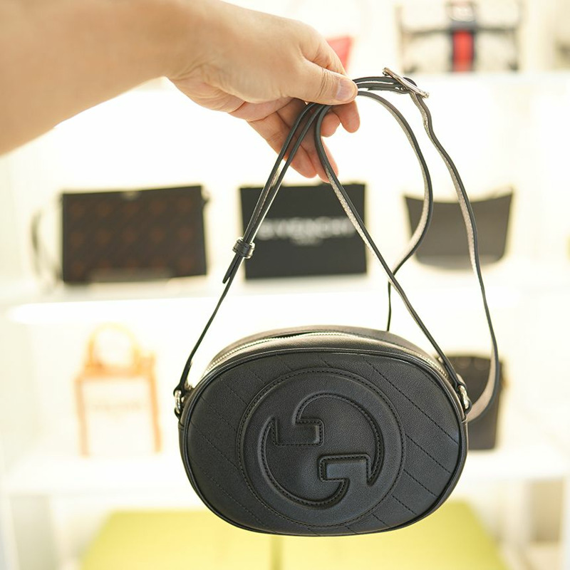 GUCCI 女士黑色皮革斜背相機包 760175 AACPY 1000-1