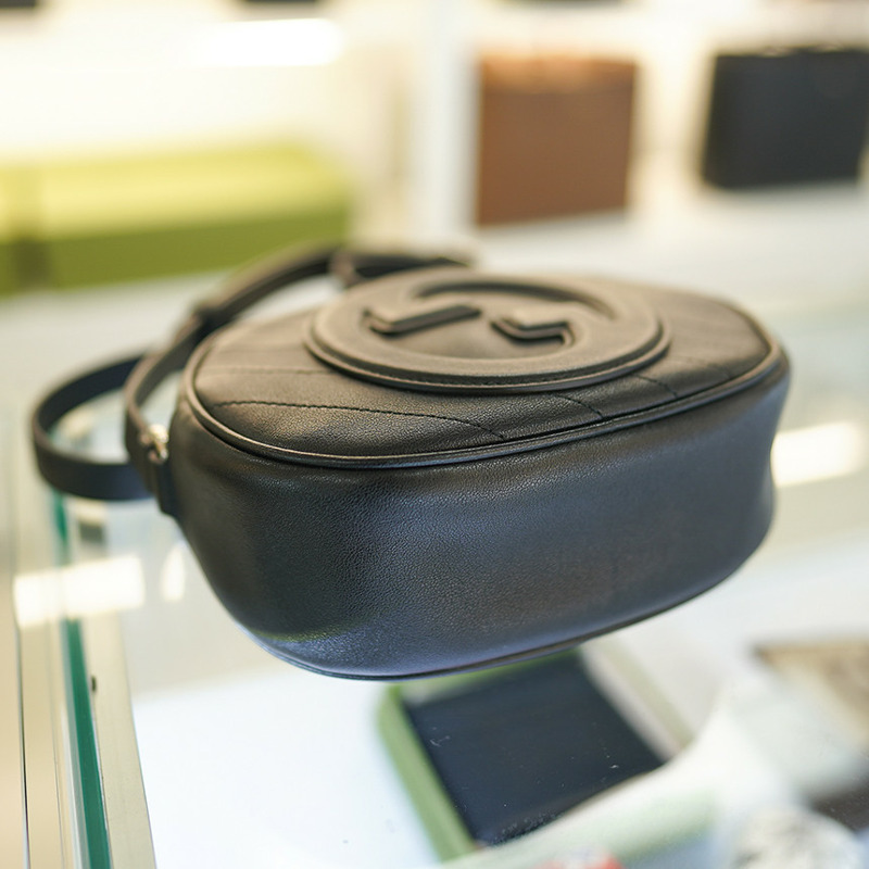 GUCCI 女士黑色皮革斜背相機包 760175 AACPY 1000-19