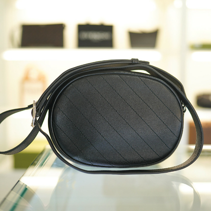 GUCCI 女士黑色皮革斜背相機包 760175 AACPY 1000-20