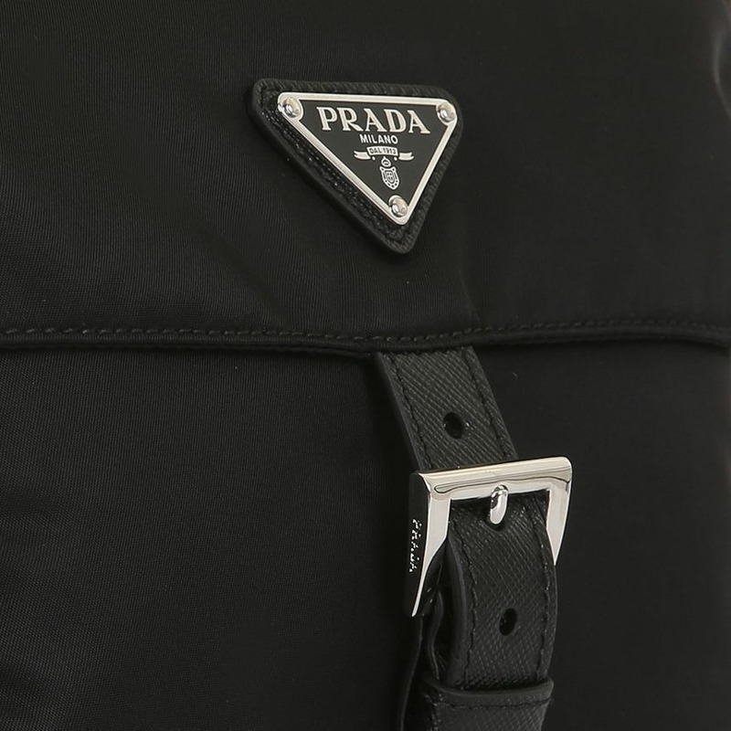 PRADA 琺瑯Logo口袋斜背包 1BD994 RV44 F0002-6