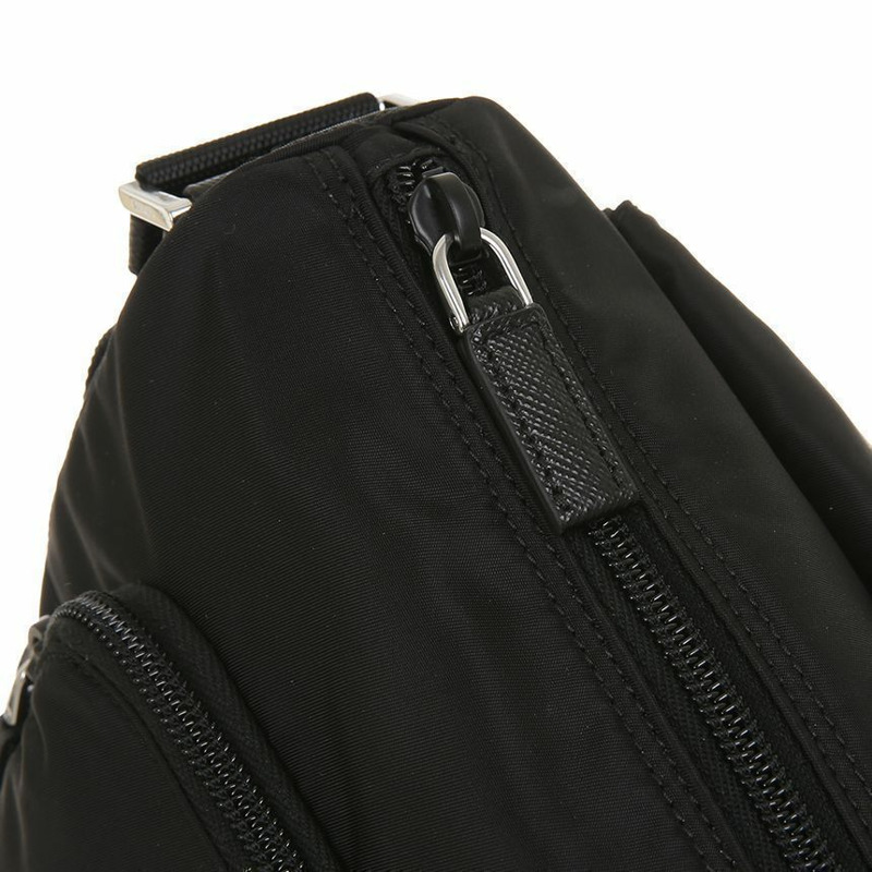 PRADA 琺瑯Logo口袋斜背包 1BD994 RV44 F0002-7