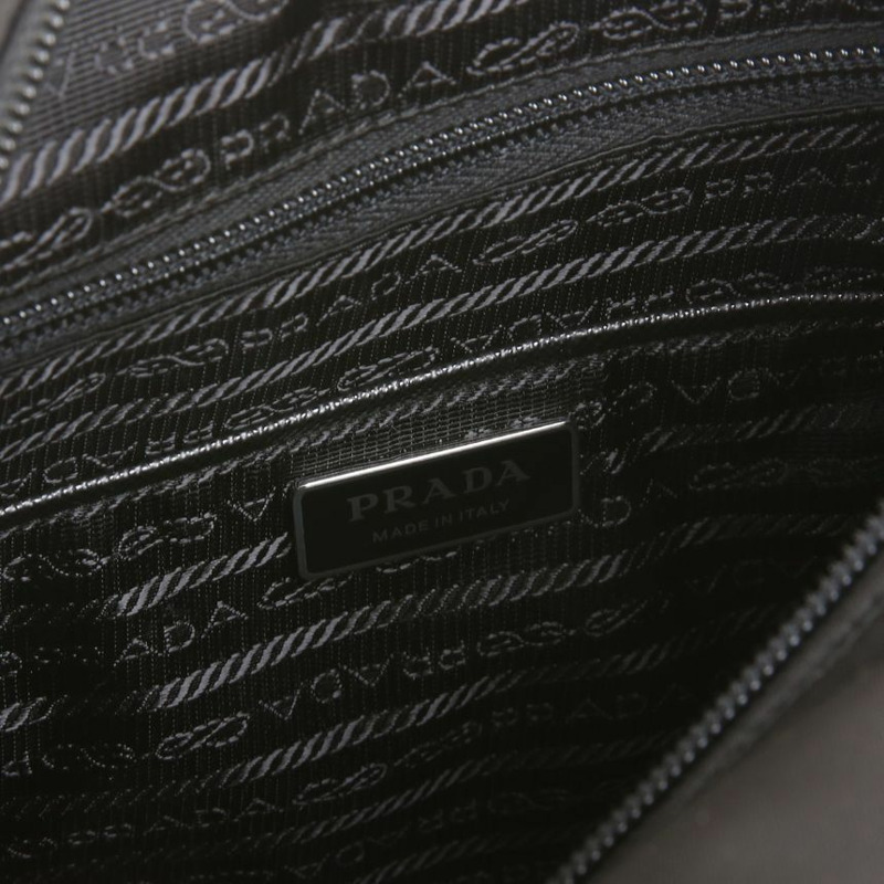 PRADA 琺瑯Logo口袋斜背包 1BD994 RV44 F0002-8