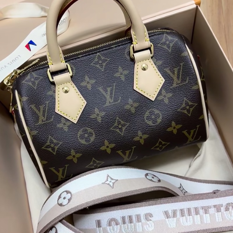 lv波士頓20晶片款奶茶色背袋-7