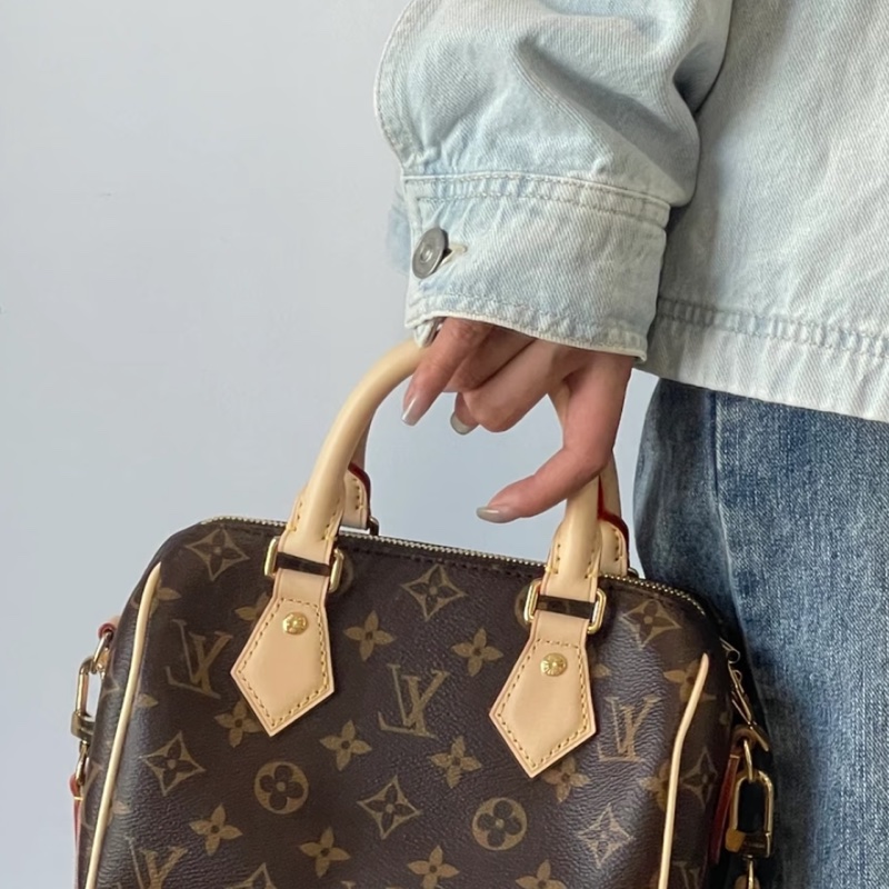 lv波士頓20晶片款奶茶色背袋-9