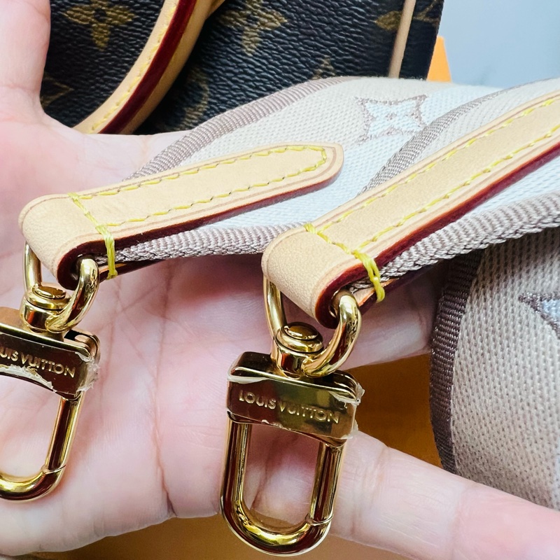 lv波士頓20晶片款奶茶色背袋-12