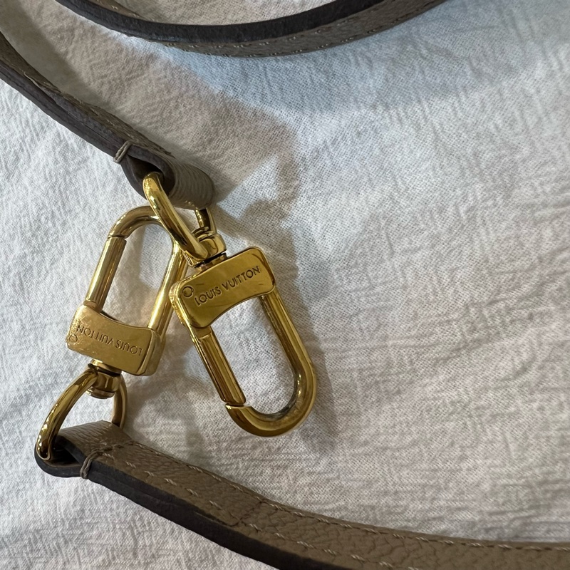 ෆ LV斑鳩灰郵差包🈶購證-6