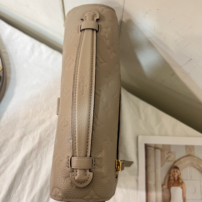 ෆ LV斑鳩灰郵差包🈶購證-15