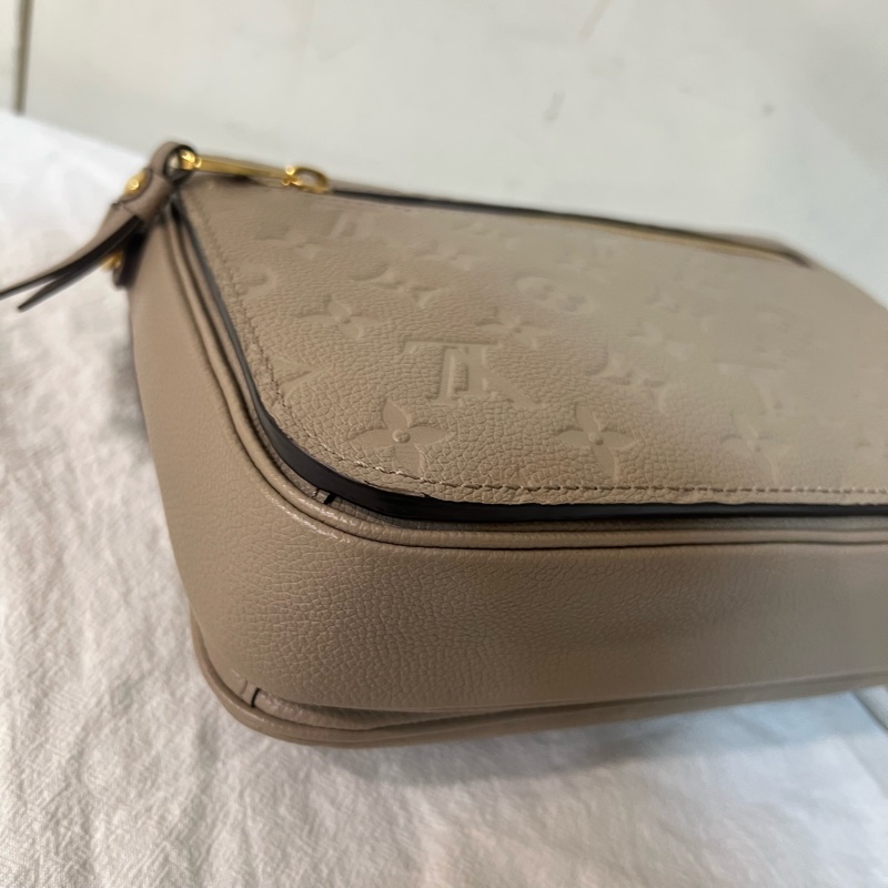 ෆ LV斑鳩灰郵差包🈶購證-17