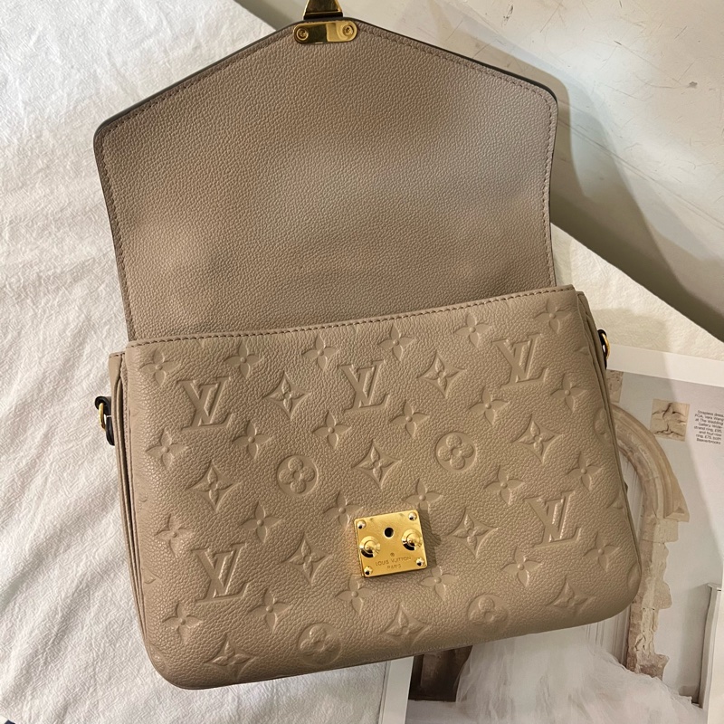 ෆ LV斑鳩灰郵差包🈶購證-20