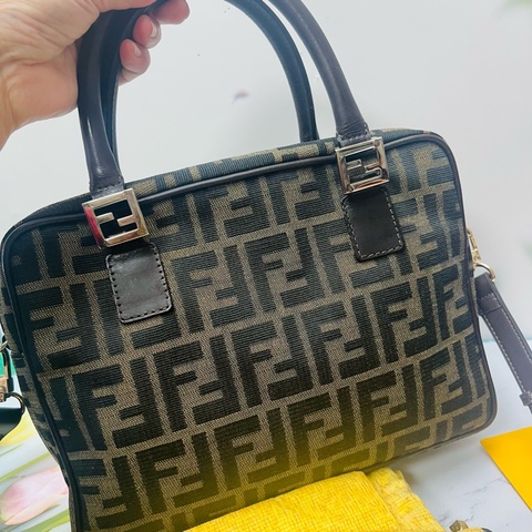 Fendi手提斜背包
