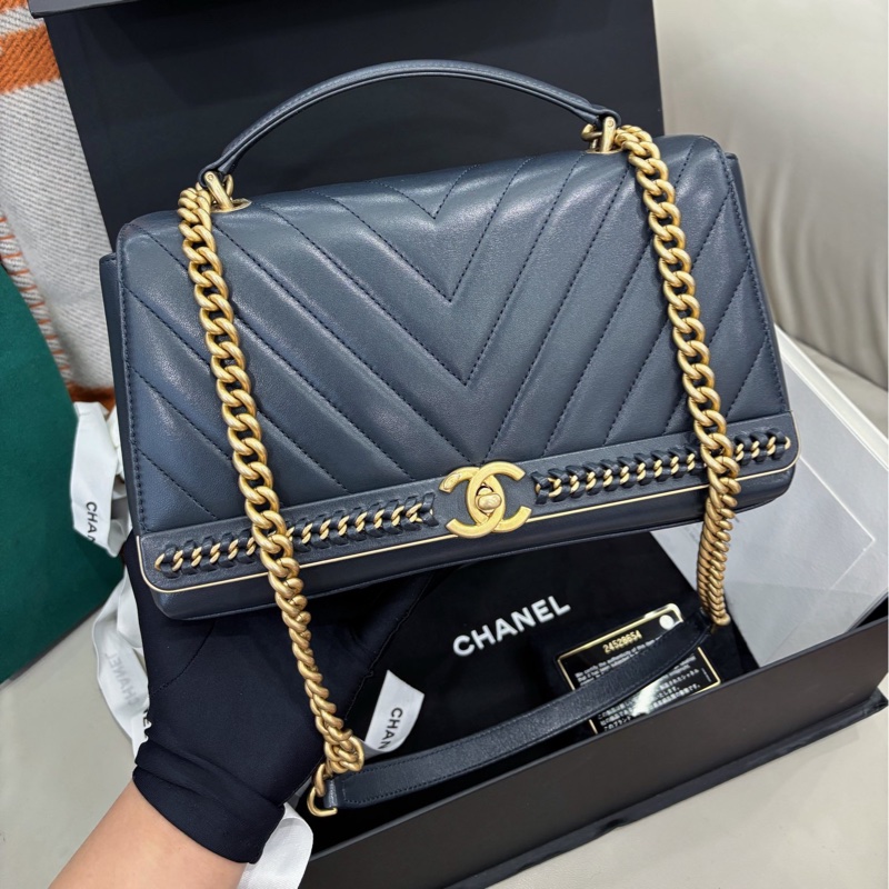 【近新閒置品】Chanel 深藍色V紋手提鏈條包單肩包24開-1