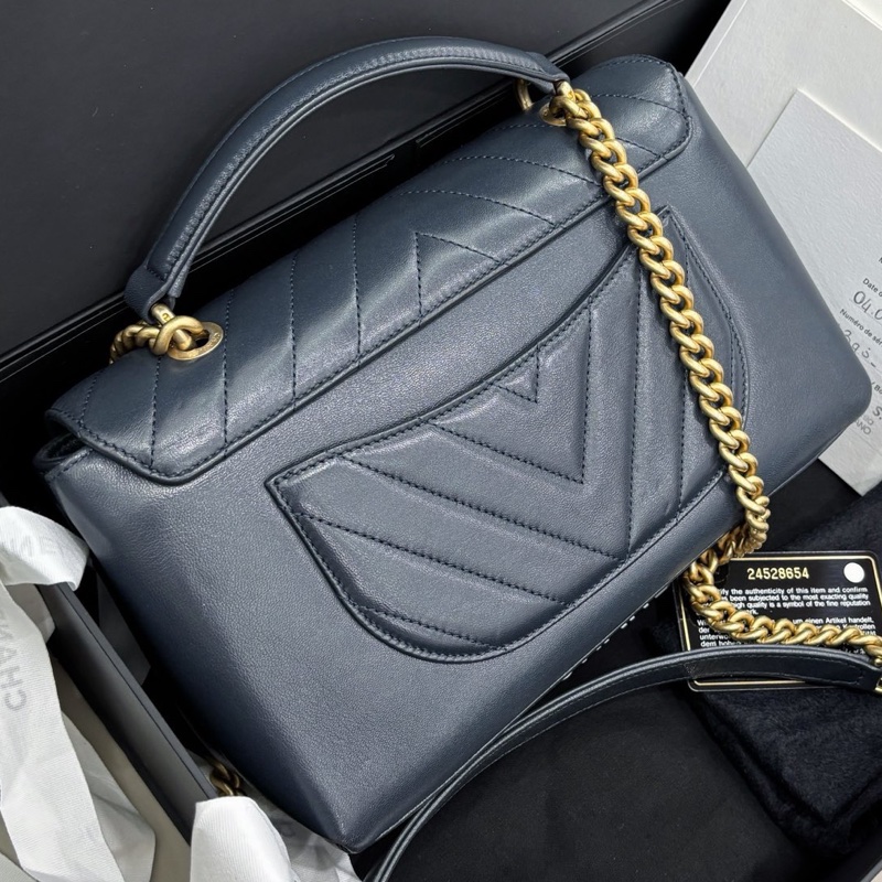 【近新閒置品】Chanel 深藍色V紋手提鏈條包單肩包24開-2