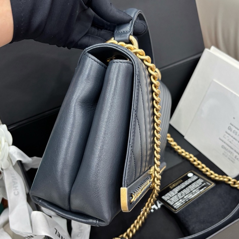 【近新閒置品】Chanel 深藍色V紋手提鏈條包單肩包24開-4
