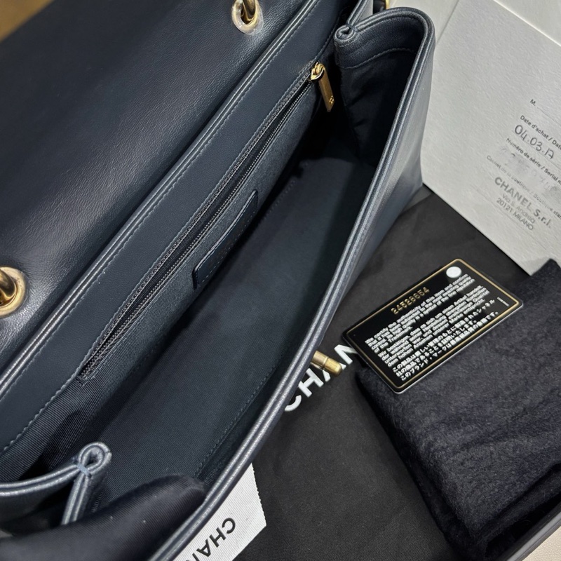 【近新閒置品】Chanel 深藍色V紋手提鏈條包單肩包24開-8