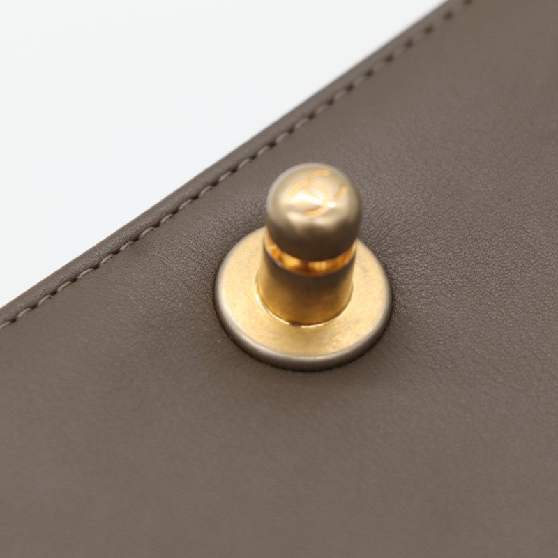 【極度美貌🌟小編推薦】Chanel 香奈兒 LeBoy 中型 奶咖色 羊皮 仿舊金鏈 單肩包 肩背包 斜背包-9