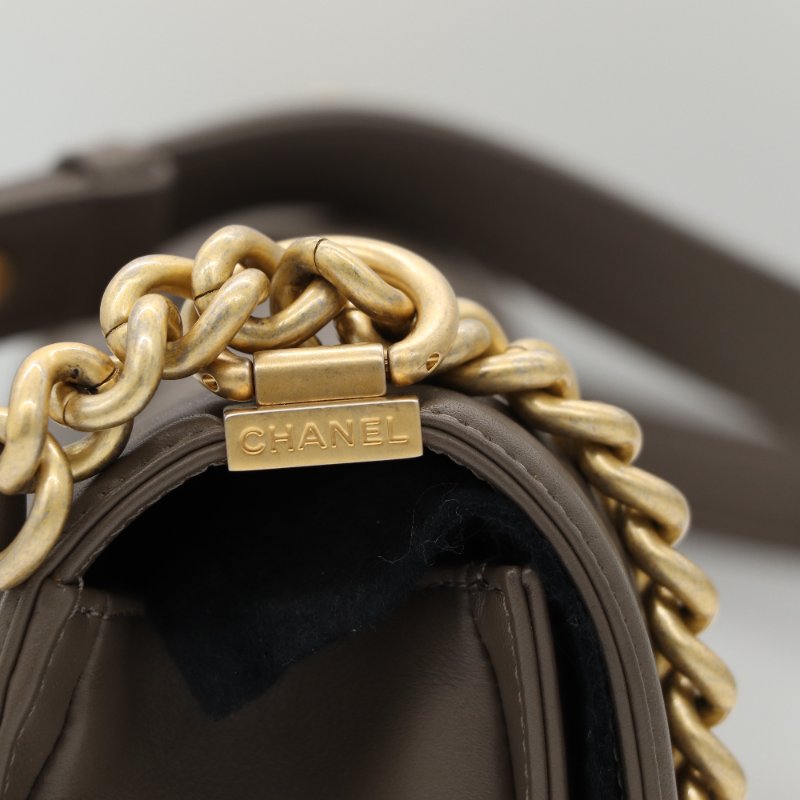 【極度美貌🌟小編推薦】Chanel 香奈兒 LeBoy 中型 奶咖色 羊皮 仿舊金鏈 單肩包 肩背包 斜背包-15