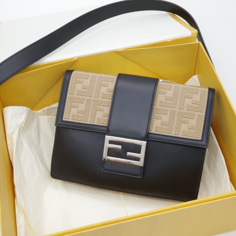 Fenidi 芬迪 Flat Baguette 緹花拼接 駝色 黑色 翻蓋斜背包 肩背包-0