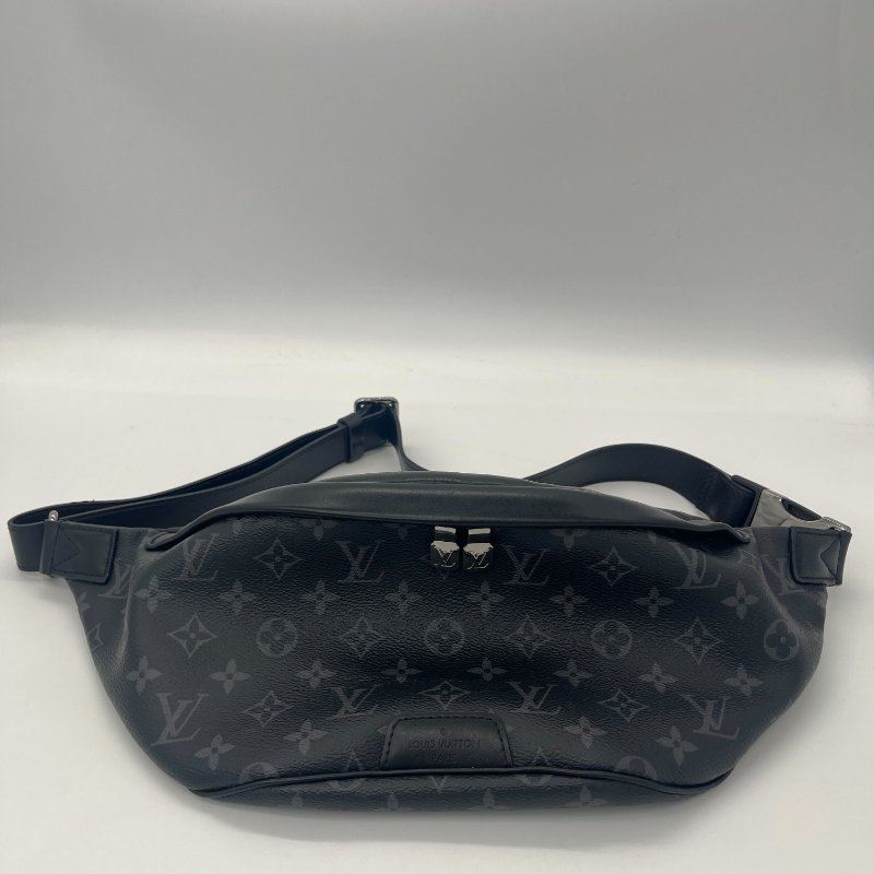Louis Vuitton 路易威登 Eclipse Discovery 黑武士 黑色 老花 帆布 腰包 斜掛包 斜背包 側背包 胸包-1