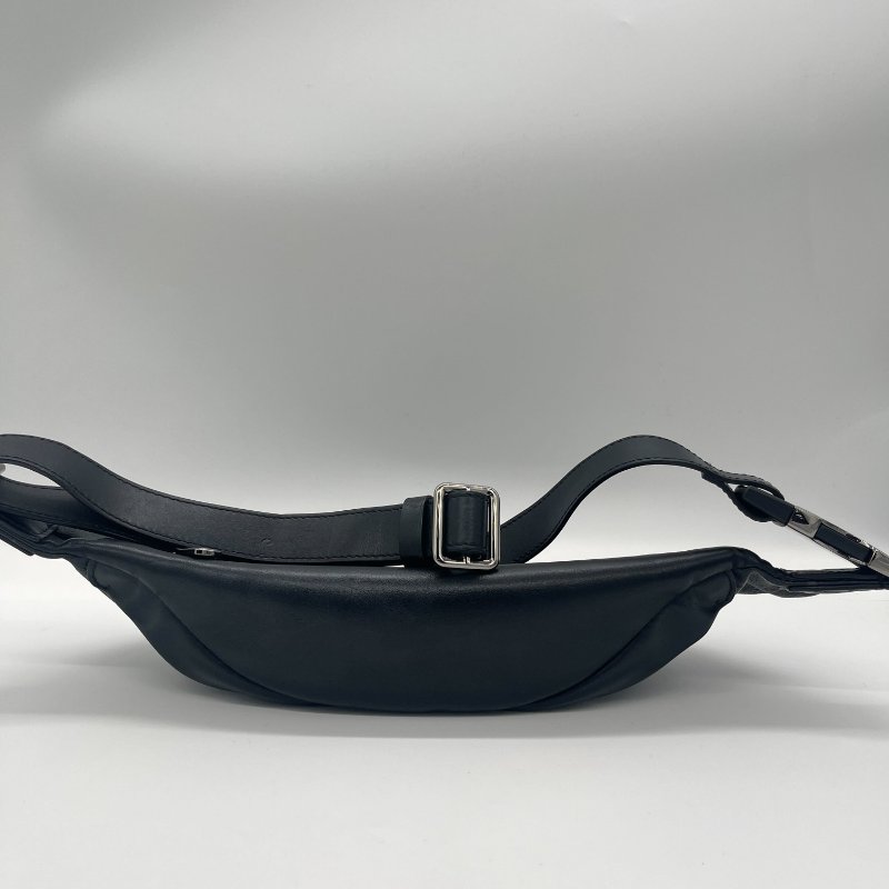 Louis Vuitton 路易威登 Eclipse Discovery 黑武士 黑色 老花 帆布 腰包 斜掛包 斜背包 側背包 胸包-4