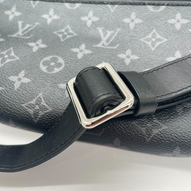 Louis Vuitton 路易威登 Eclipse Discovery 黑武士 黑色 老花 帆布 腰包 斜掛包 斜背包 側背包 胸包-8
