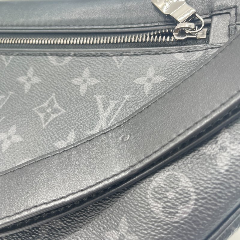 Louis Vuitton 路易威登 Eclipse Discovery 黑武士 黑色 老花 帆布 腰包 斜掛包 斜背包 側背包 胸包-9