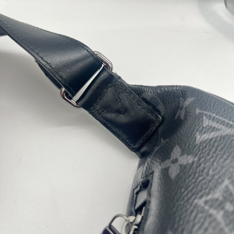Louis Vuitton 路易威登 Eclipse Discovery 黑武士 黑色 老花 帆布 腰包 斜掛包 斜背包 側背包 胸包-18
