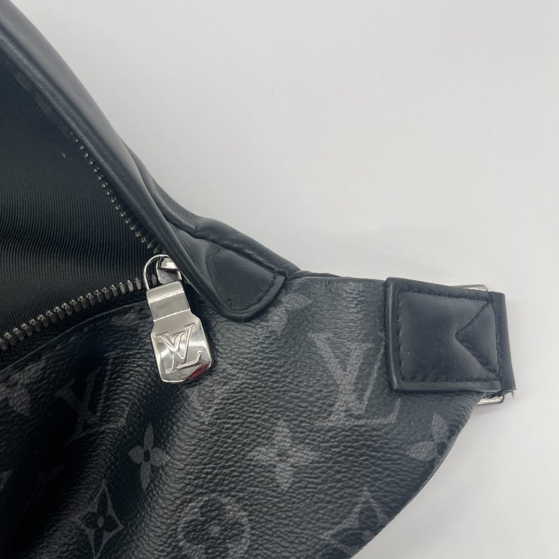 Louis Vuitton 路易威登 Eclipse Discovery 黑武士 黑色 老花 帆布 腰包 斜掛包 斜背包 側背包 胸包-20