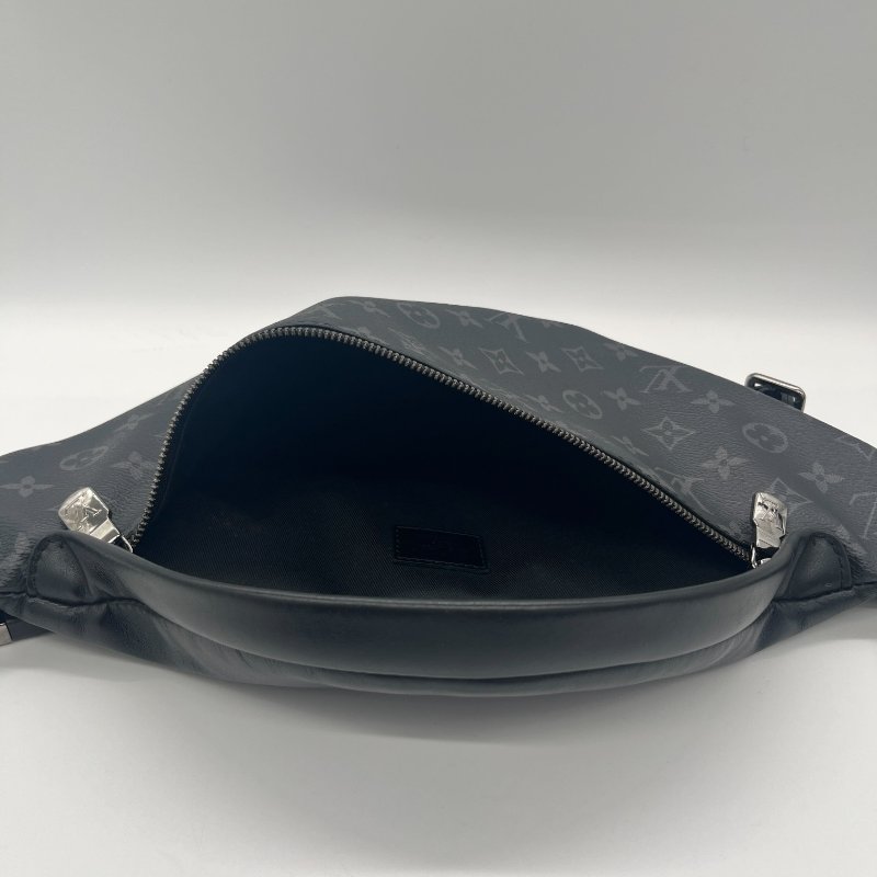 Louis Vuitton 路易威登 Eclipse Discovery 黑武士 黑色 老花 帆布 腰包 斜掛包 斜背包 側背包 胸包-21