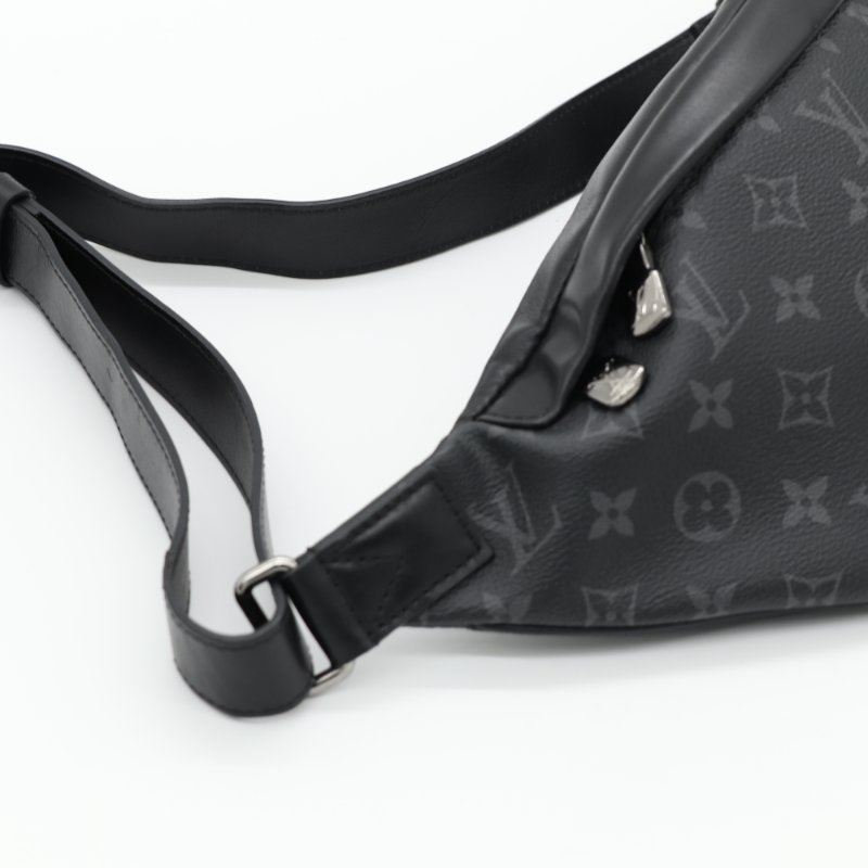 Louis Vuitton 路易威登 Eclipse Discovery 黑武士 黑色 老花 帆布 腰包 斜掛包 斜背包 側背包 胸包-10