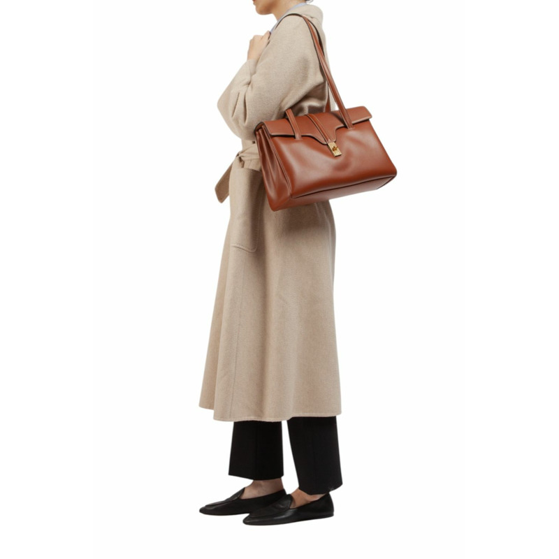 CELINE 小牛皮 中等柔軟度 16 袋 195543CR4 04LU 1445-3