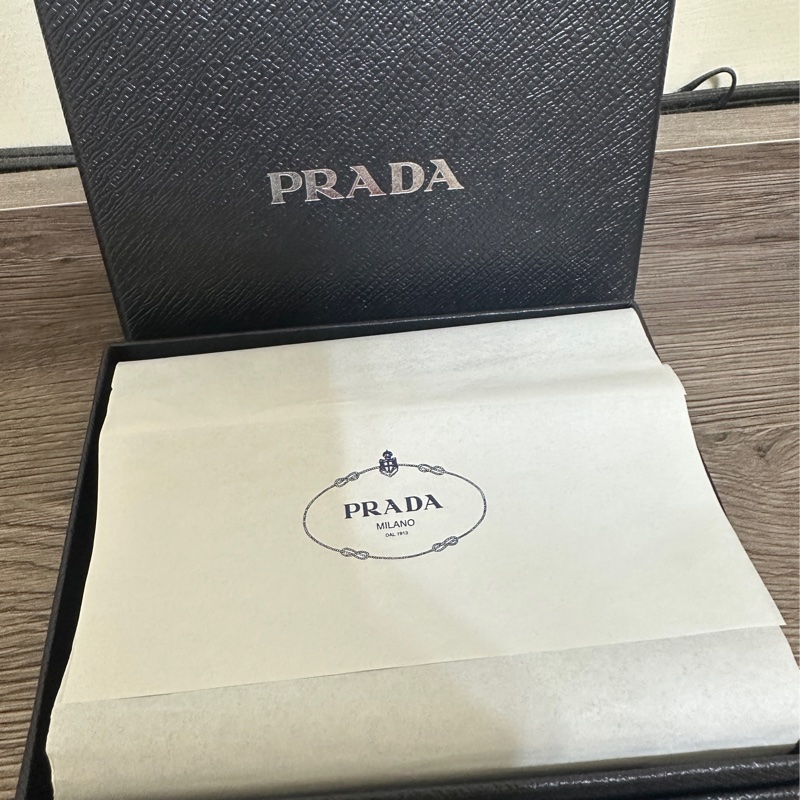 PRADA男用兩折皮夾-5