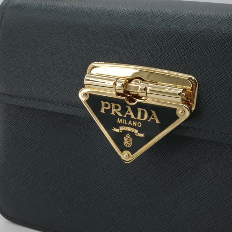 專櫃 9 萬 2【超級划算🌟小編推薦】Prada 普拉達 Saffiano Symbole Bag 橄欖綠 十字紋 牛皮 側背包 斜掛包 手提包 肩背包-7
