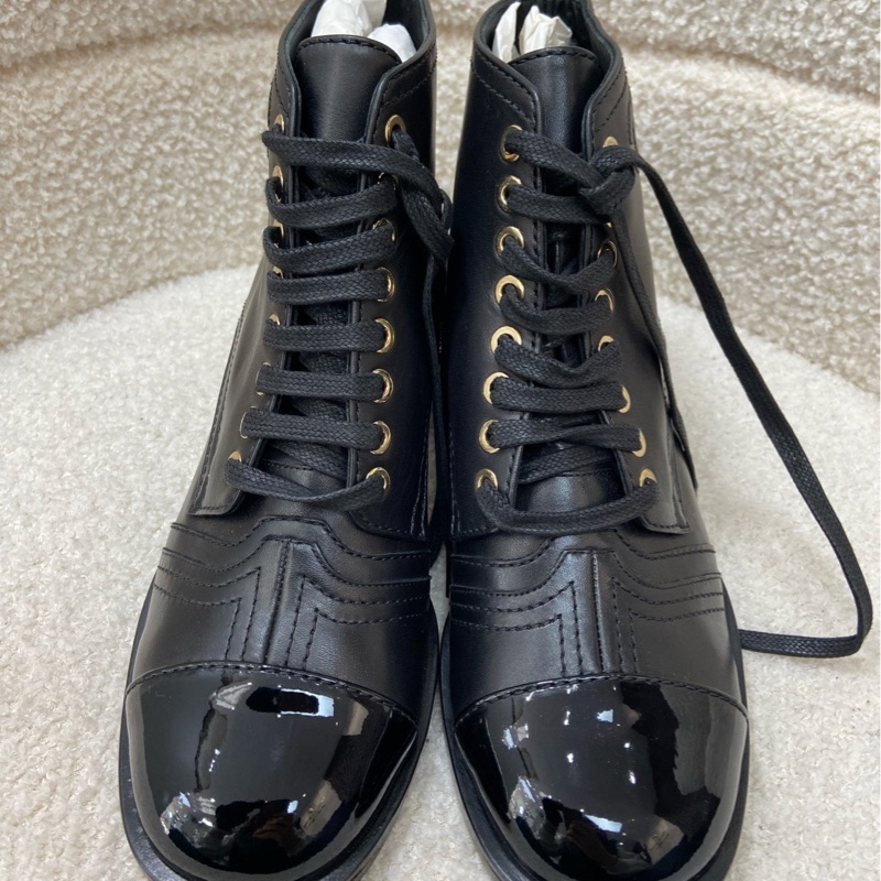 【閒置未使用】Chanel香奈兒黑色拼亮皮粗跟短靴36碼4cm跟高-1