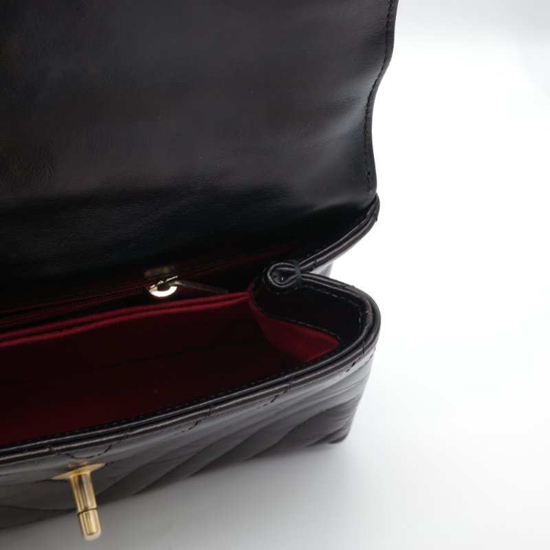 Chanel 香奈兒 Medium Coco  黑色 人字紋 牛皮 金釦 鍊條包 手提包-10