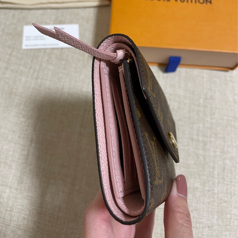 LOUIS VUITTON路易威登Victorine短夾M62360有購證-1