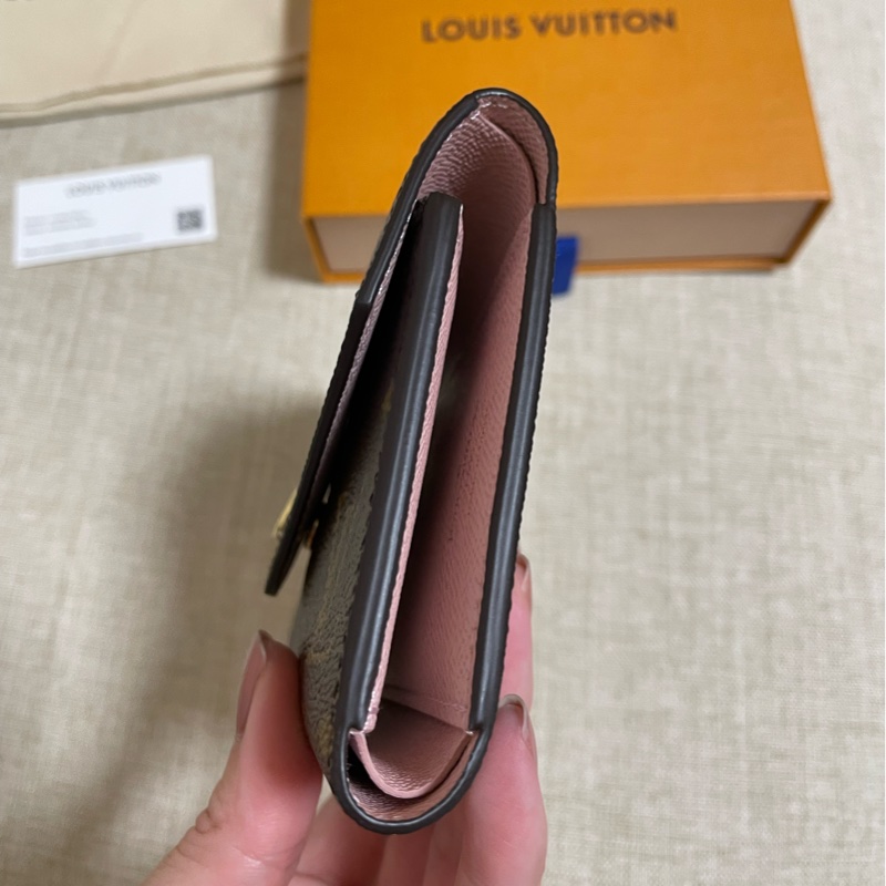 LOUIS VUITTON路易威登Victorine短夾M62360有購證-3
