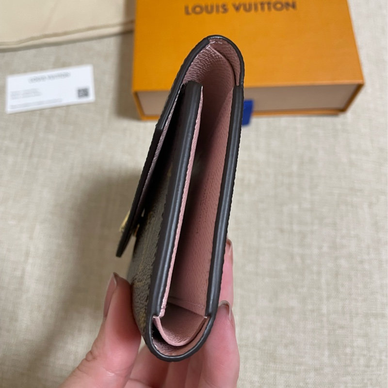 LOUIS VUITTON路易威登Victorine短夾M62360有購證-8