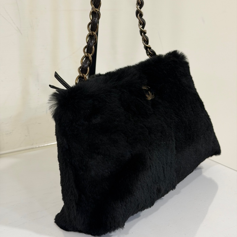 #全網最低💰 #配件齊全 #絕版收藏 香奈兒黑金毛皮肩背包-2