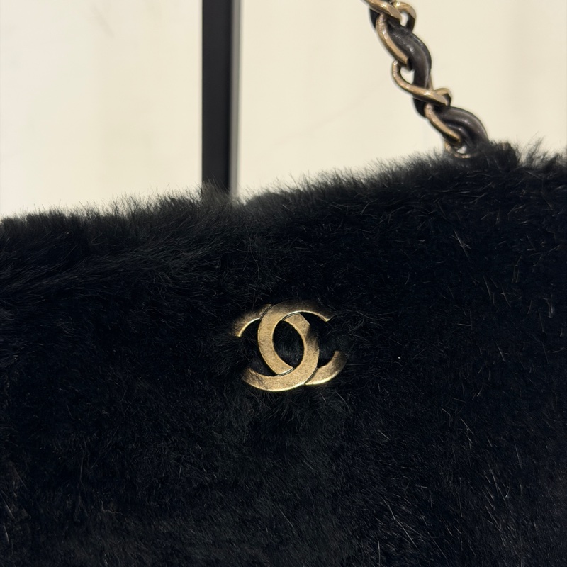 #全網最低💰 #配件齊全 #絕版收藏 香奈兒黑金毛皮肩背包-3
