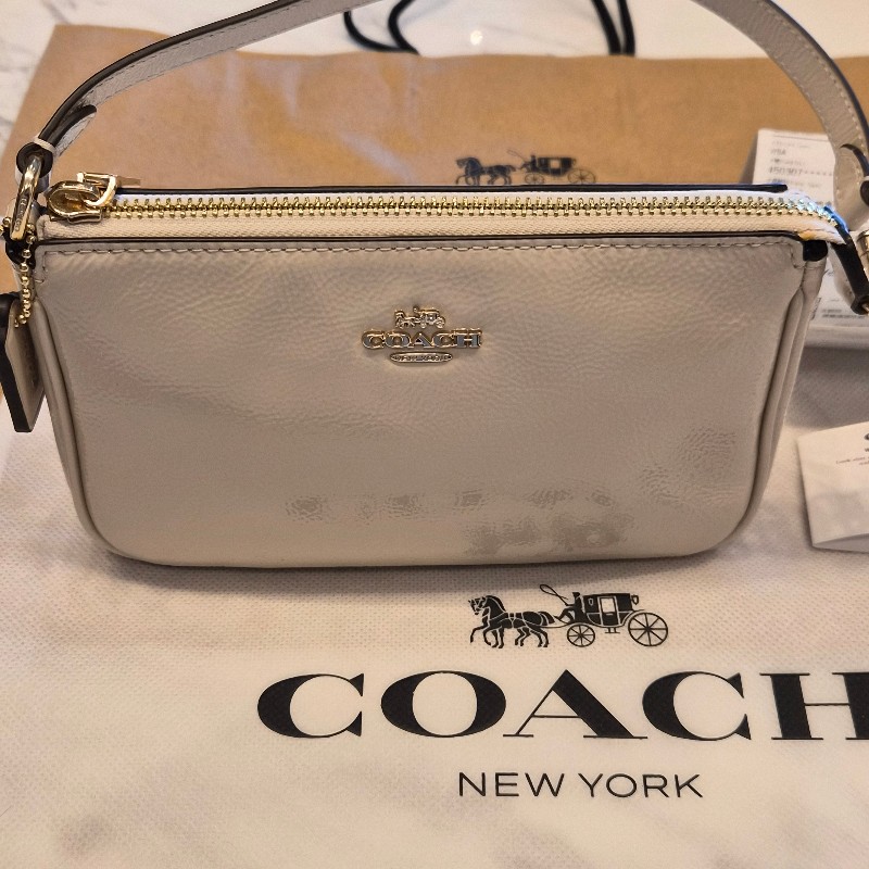 Coach 白色麻將手拿包-1