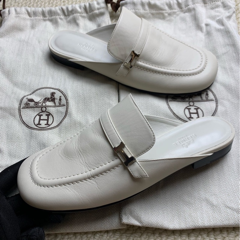98新 37.5碼 Hermes 愛馬仕 圓頭H扣皮 白色銀扣涼拖 拖鞋-0